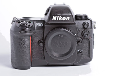 Nikon F100 Gehäuse Body Black analoge SLR Kamera 35mm Film Camera