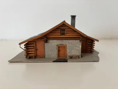 Chalet D’Alpage Heidi-Alp Avec Étable a Chèvres. Pré-assembler. 84351. H0 - 1:87 - Photo 1/4