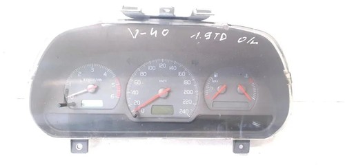 VOLVO V40 Estate VW Kombiinstrument 30889704 30889704/B 2001 28600096