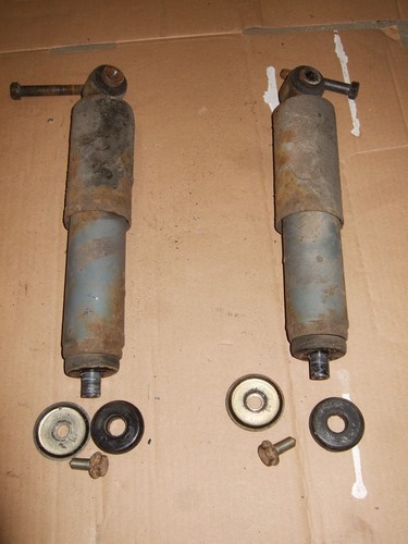 Orig. VW T4 Stoßdämpfer hinten links + rechts incl. Schrauben Caravelle 1991