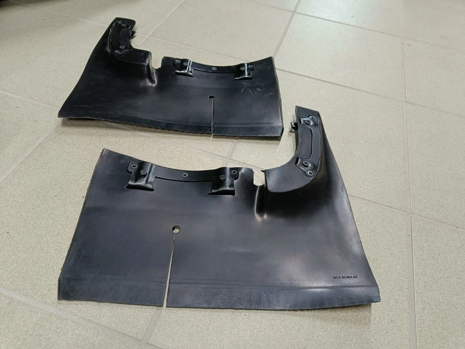 KIT PARASPRUZZI PARASCHIZZI COMPLETI PANDA 141 ORIGINALI con staffe - Immagine 2 di 4