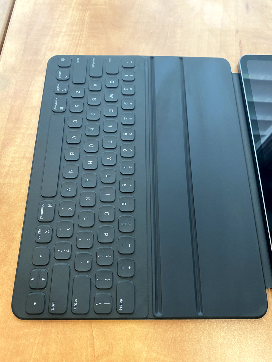 iPad Pro 12.9-in 4th Gen. Gray, 256GB, Keyboard, Power Cord