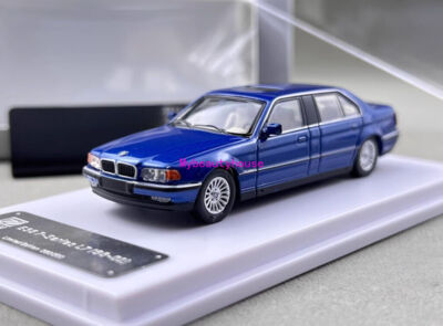 DCM 1:64 Blue 1998-01 E38 L7 728il Luxury Sedan Model Diecast Metal Car