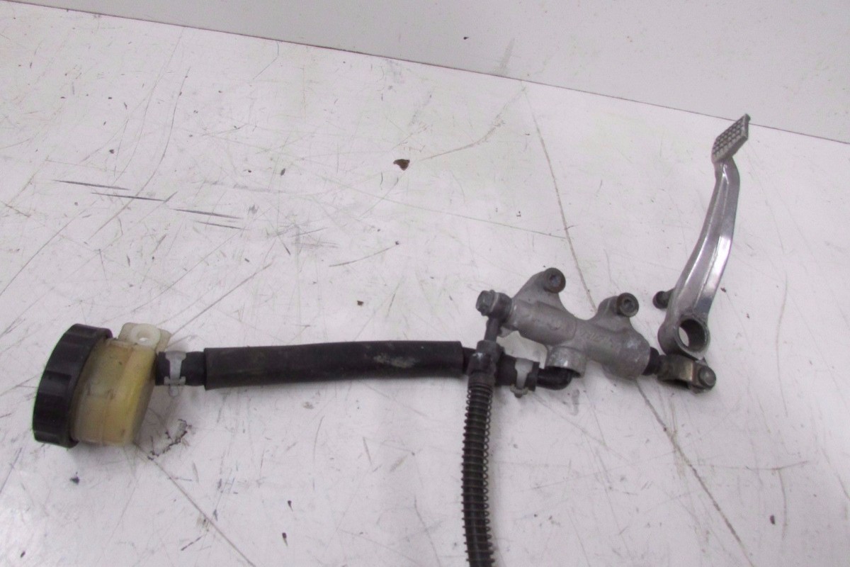 KAWASAKI ZX7 REAR BRAKE MASTER CYLINDER W/ PEDAL ZX-7 ZX7R