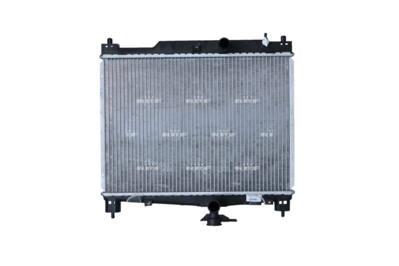 Radiateur Toyota Yaris 1.3 pour entretien et réparation mécanique