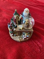 Santa  s Workshop Snow Globe