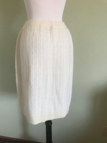 Vtg Claiborne Lambs Wool skirt Angora Blend Cable Knit - Picture 3 of 6