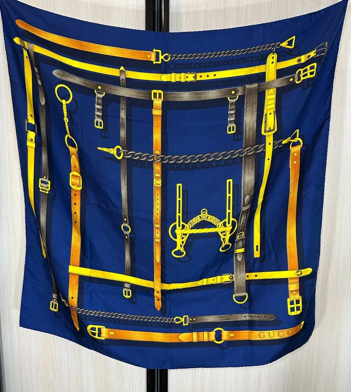 Foulard vintage Gucci en soie 