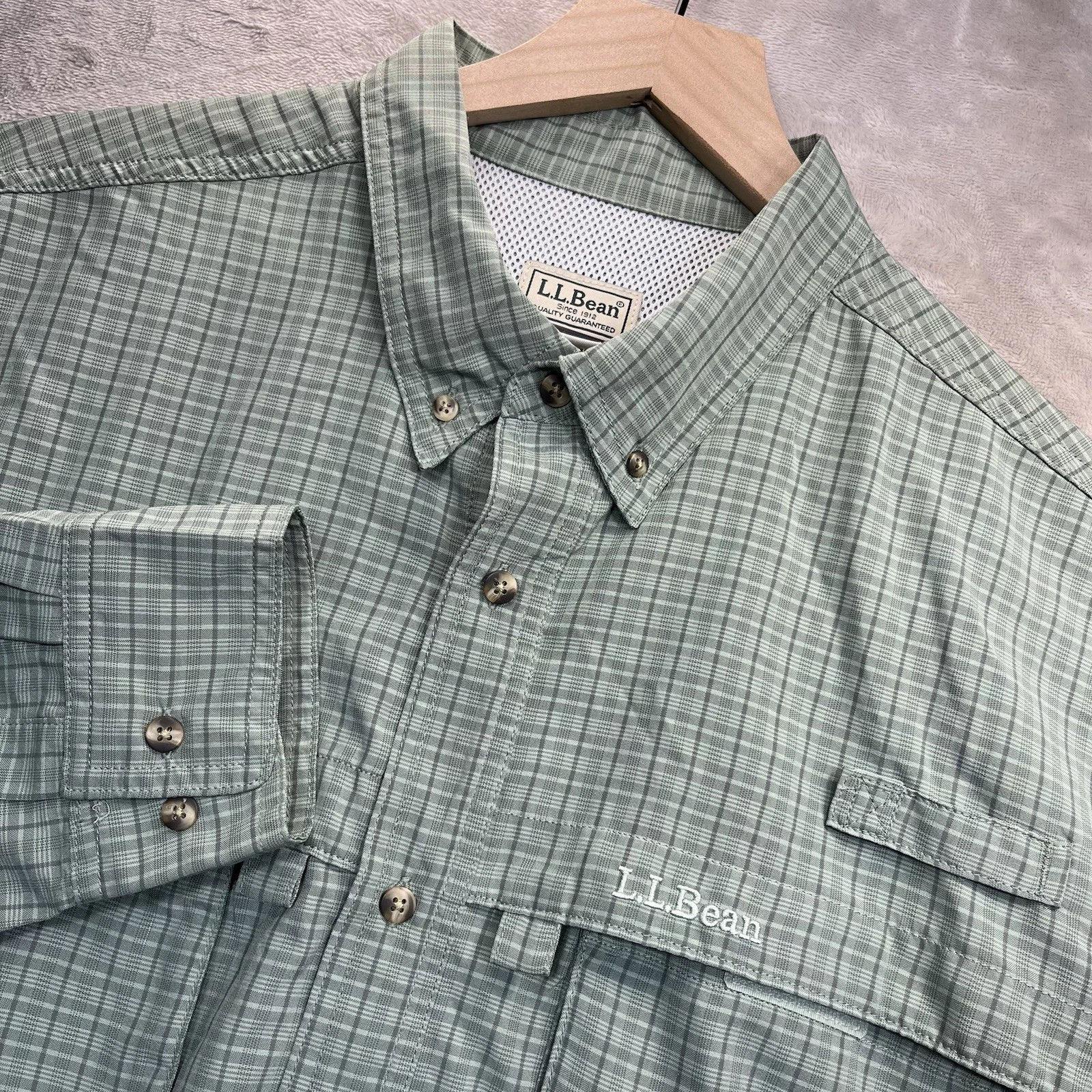 LL Bean Shirt Men size XL Tall Green Long Sleeve Roll Tab Fishing vented