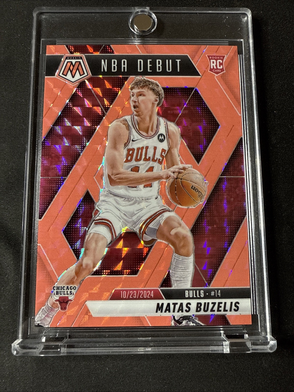 2024 Mosaic NBA Debut Matas Buzelis Red Fluorescent /75 Bulls Rookie