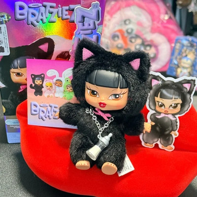 Bratz Bratziez Iconz Plüsch-Anhänger Schlüsselanhänger geöffnete Box Bestätigung Stil Geschenk Spielzeug