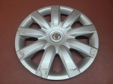 One Genuine 2004 To 2006 Toyota Camry 15 Inch Hubcap Wheel Cover 42621-aa150