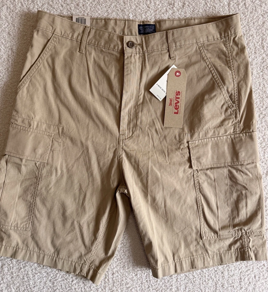 Levi's Men's Carrier Cargo Shorts Size 36w Beige - Image 3 of 4