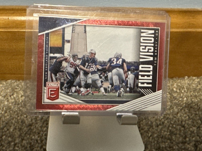 2019 Panini Donruss Elite - SP short print Field Vision Tom Brady Red #17/99