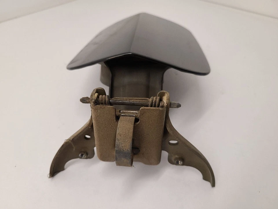 2011-2019 DODGE CHARGER Fuel Filler Door Black 68040389AE 11-19 Foto 3 de 4