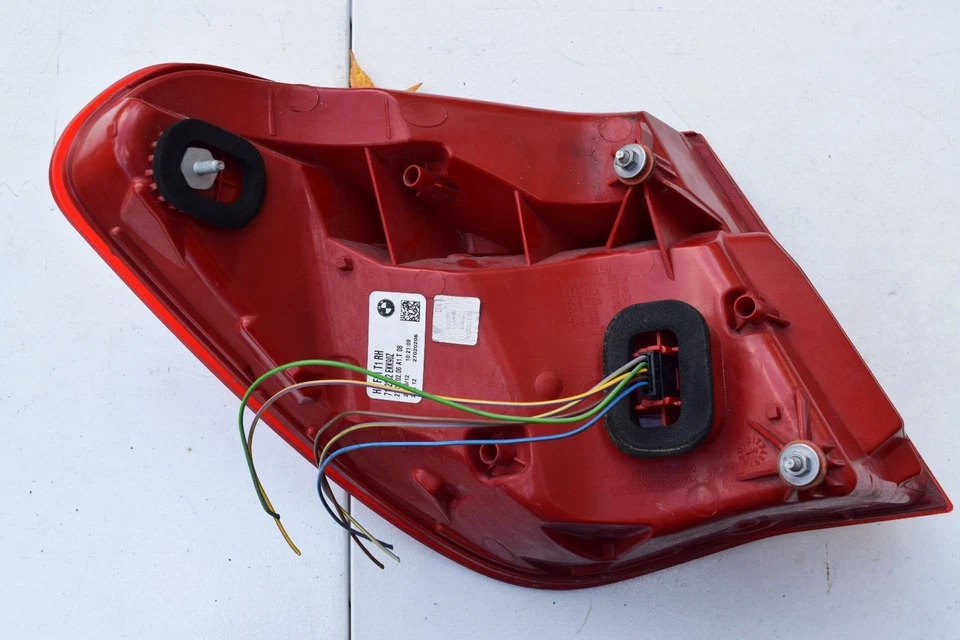 Luz trasera LED pasajero derecho OEM 2009 2010 2011 2012 BMW 750i Foto 2 de 3