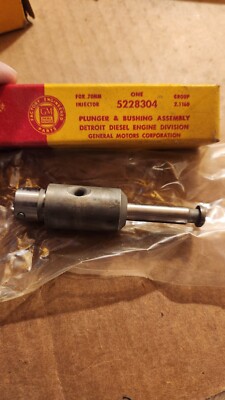 GENUINE FACTORY NOS DETROIT DIESEL 5228304 INJECTOR PLUNGER BUSHING BARREL 8537E