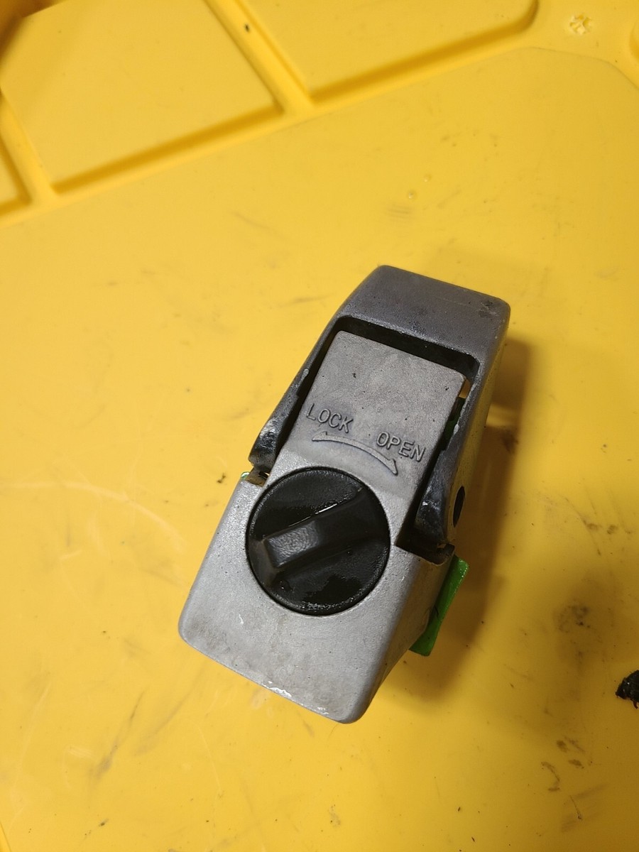 1986-1995 Kawasaki X2 X-2 650 Engine Motor Cover Hood Hatch Hinge