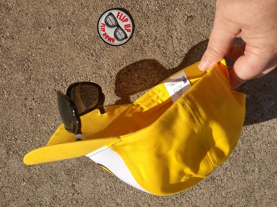 Gorra de béisbol y gafas de sol ajustables amarillas/blancas Peanuts Woodstock talla infantil Foto 3 de 4