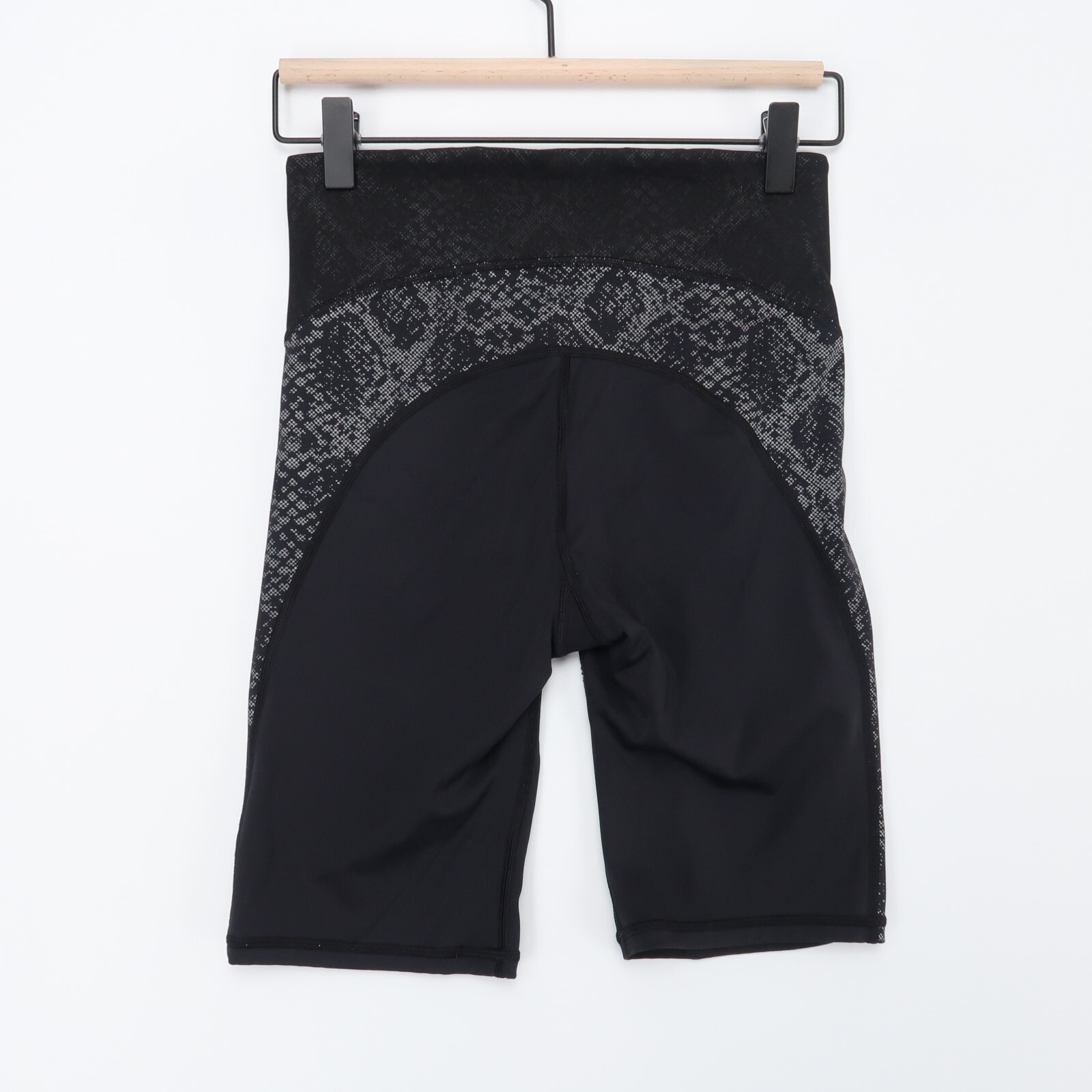 Athleta Stay Fly 9 Biker Shorts Womens XS Black Reptile Pattern Stretch |  eBay