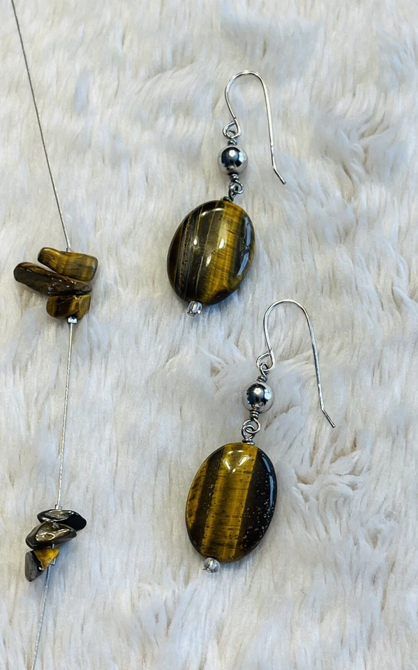 Collar de alambre ojo de tigre con pendientes a juego, detalles en plata, ajustable Foto 3 de 3