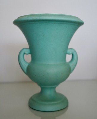 Vintage Royal Haeger Pottery Vase Green Matt Glaze 9 Tall Ebay