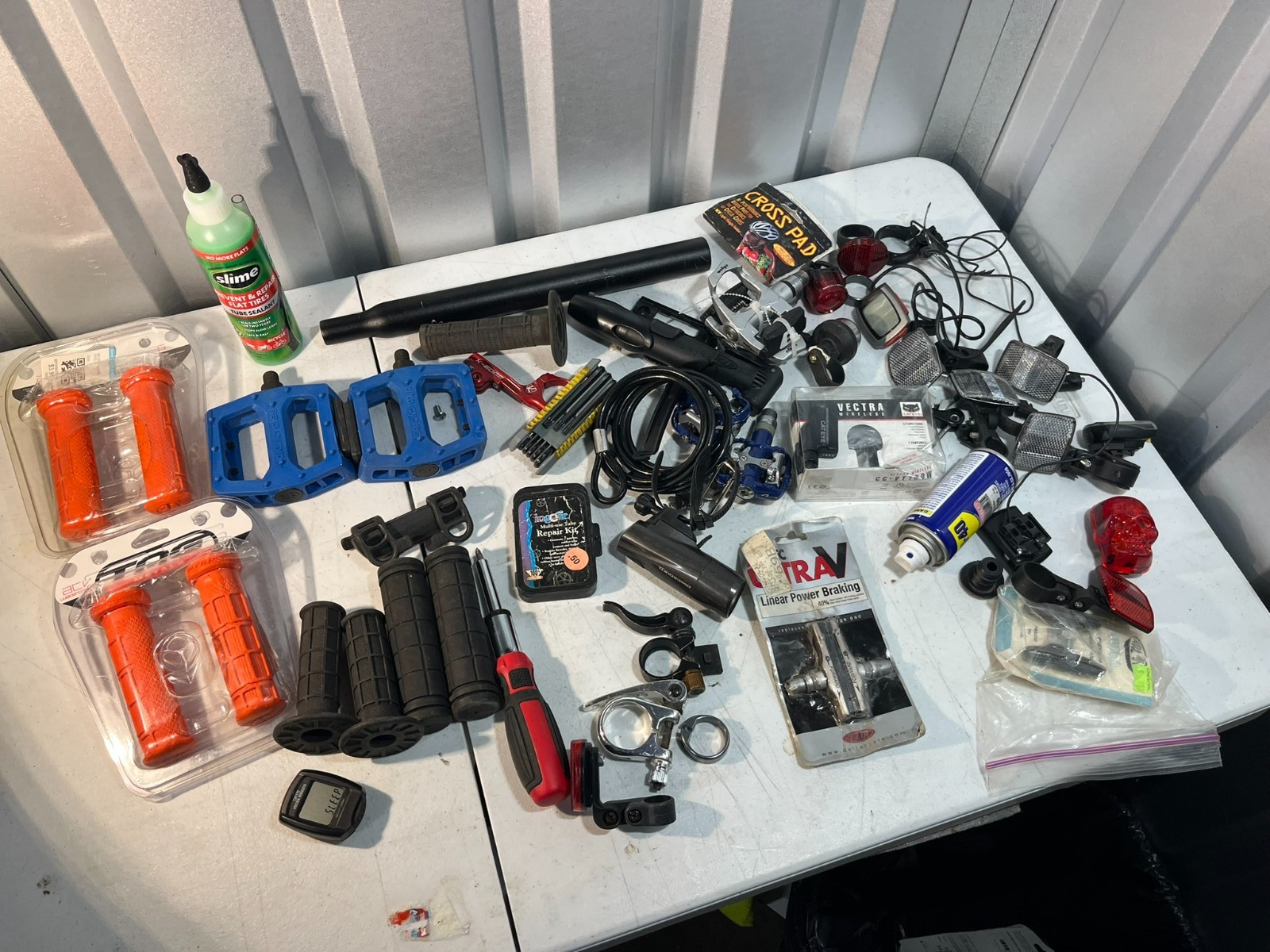 Bicycle Parts Accessories Lot Pedals Lights Grips Tools Untested As Is (62.99 USD)