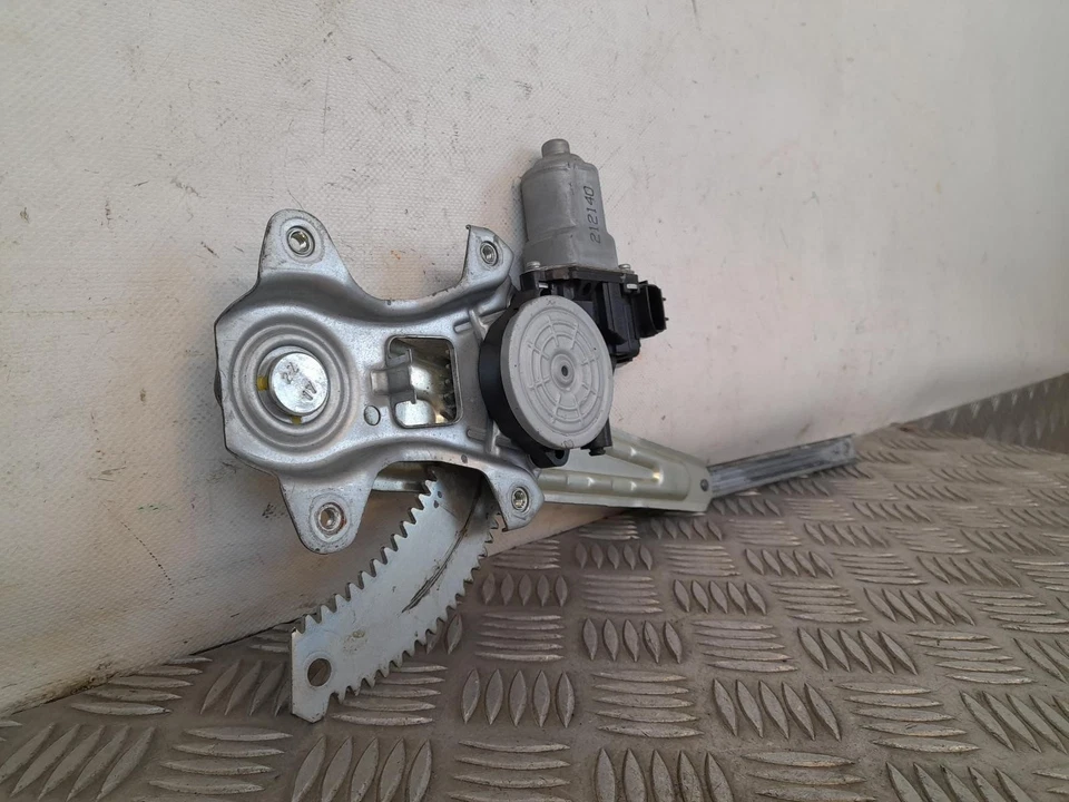 Regulador de janela traseira Nissan Juke Mk1 2010-2015 driver direito O/S 82731CV01B - Imagem 2 de 4