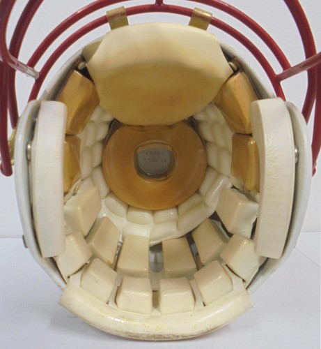 Casco usado juego Maurice Hurst New England Patriots NFL 1991/92 - Imagen 5 de 8