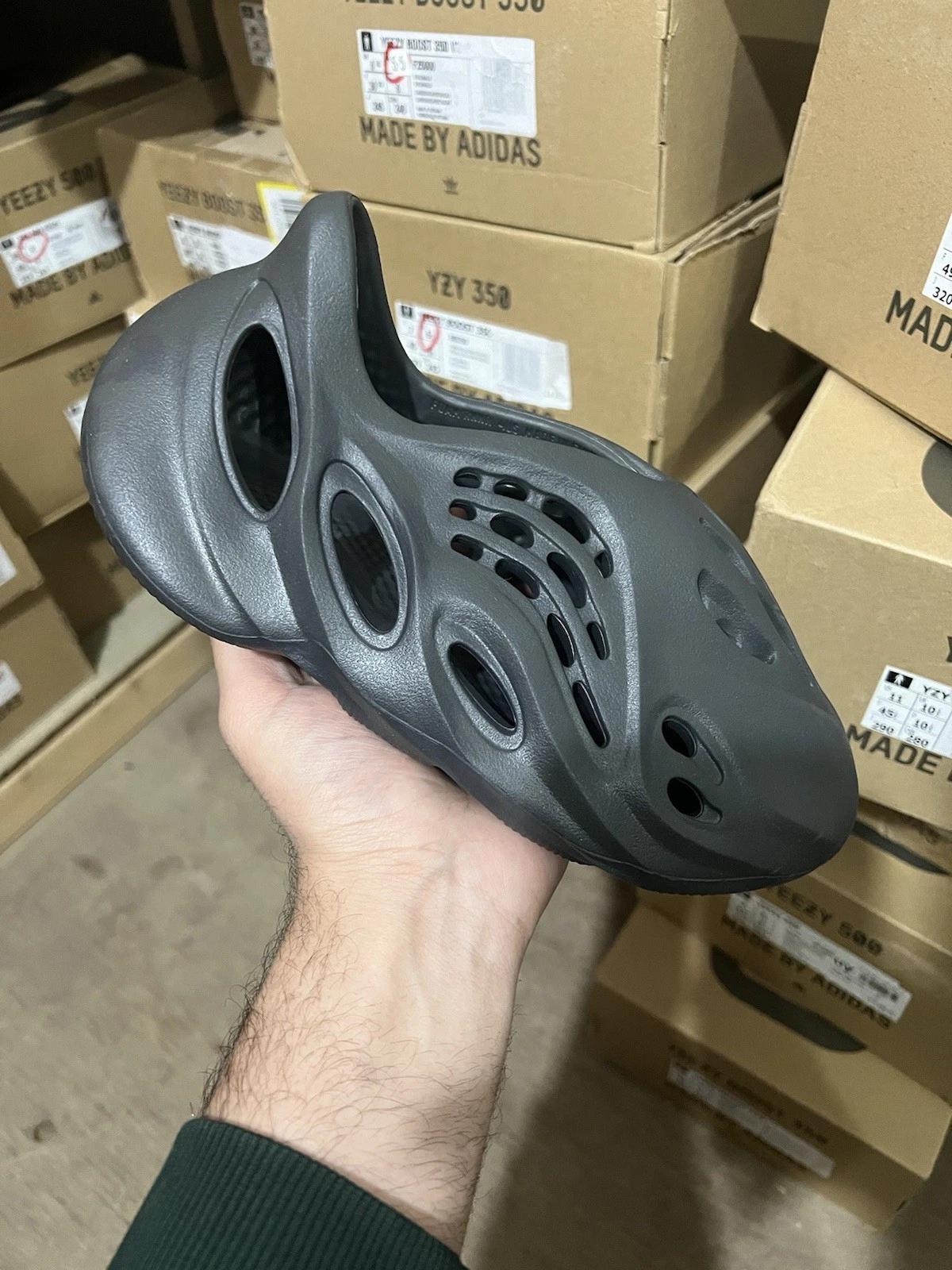 ?✅✅Uk4. YEEZY FOAMRUNNER Carbonio ???