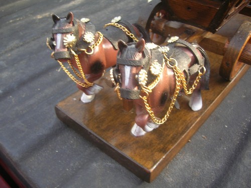 Vintage Covered Wagon With Horses ( Lamp) - Picture 4 of 8