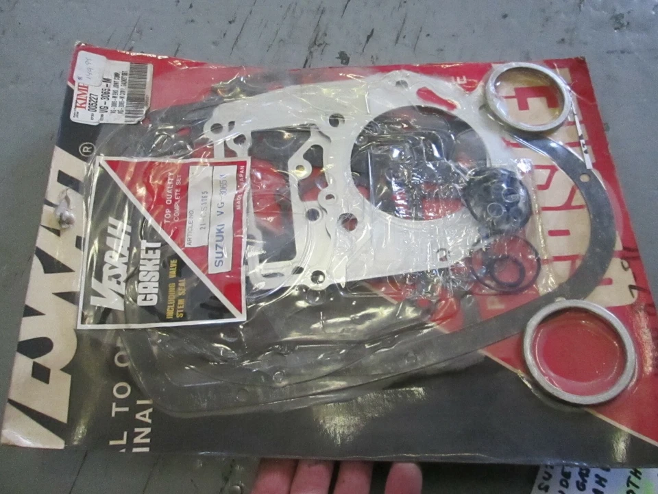 N.O.S. 1987-1991 Suzuki VS1400 Vesrah Nº: VG-3065M Kit de junta de revisión, Foto 4 de 4