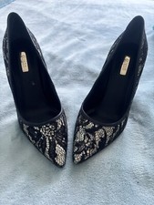 GUESS Size UK.6/US.8M Black/Gold Stiletto Heel Court Shoes