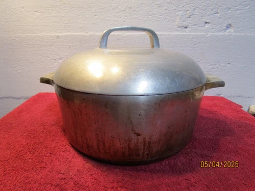 Vintage Magnalite Wagner Ware Sidney -0-  4248-P  5 Quart Dutch Oven W/ Lid
