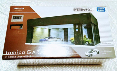 ｔｏｍｉｃａ ＧＡＲＡＧＥ　 ＰＲＥＭＩＵＭ ＢＬＡＣＫ Ｅｄｉｔｉｏｎ Takara Tomy Tomica GARAGE PREMIUM BLACK Edition with Honda