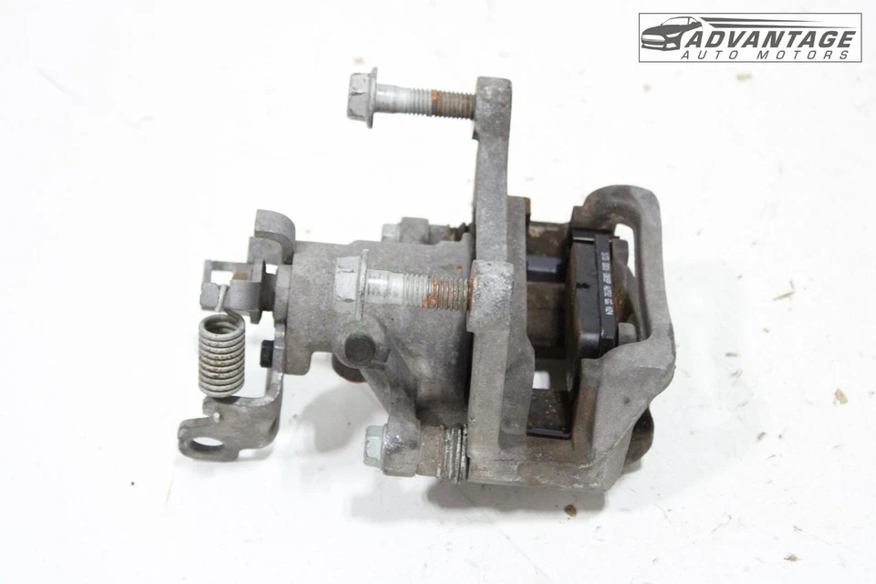 Chevrolet Malibu 2016-2025 tracción delantera trasera izquierda ABS disco pinza de freno OEM Foto 4 de 4