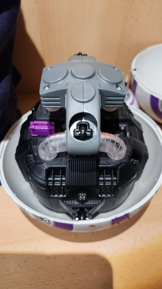 Star Wars Galaxy's Edge Droid Depot Purple/Black BB-8 Remote & Backpack - Image 4 of 4