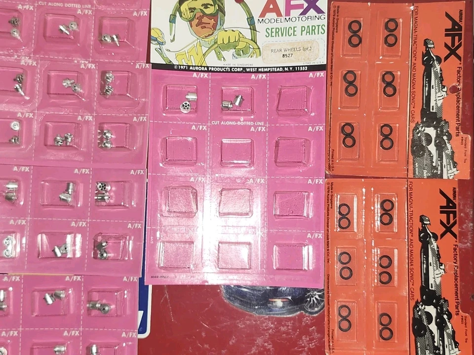 NUEVO STOCK ANTIGUO AFX RUEDAS DELANTERAS/TRASERAS/NEUMÁTICOS para AFX NONMAGNA, MAGNA HO SLOT CARS Foto 4 de 4