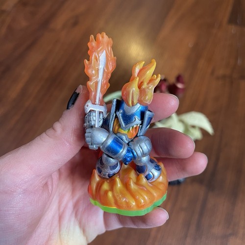 6 Skylanders Spyro's Adventure Figure Lot Ignitor Glow Cynder Boots Sparx Drill - Picture 2 of 8