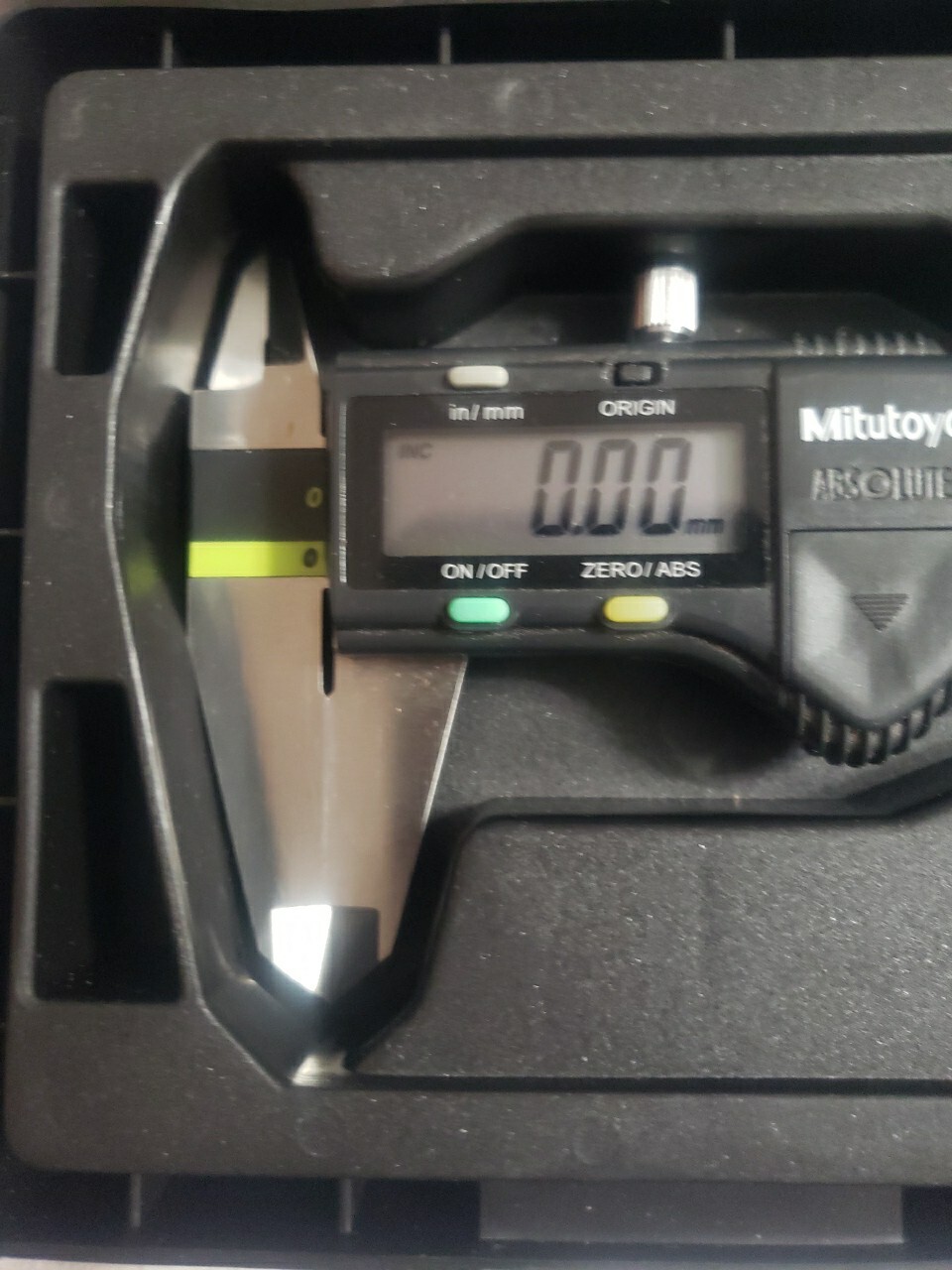 Mitutoyo Absolute Digimatic Caliper 50019620 Model CD6" CSX With
