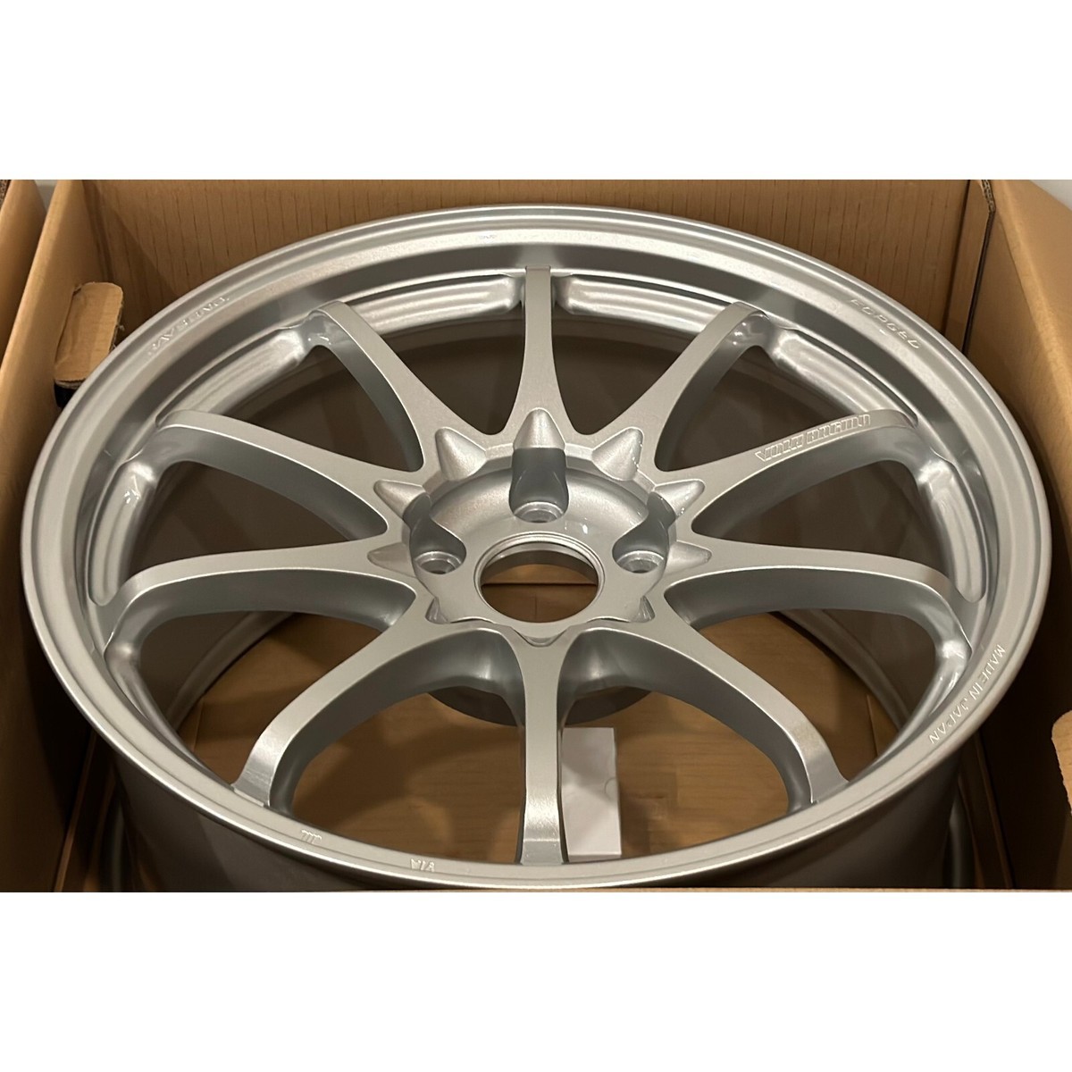 set of 4) Volk Racing CE28N-Plus 18x9.5 +41 5x100 Diamond Silver
