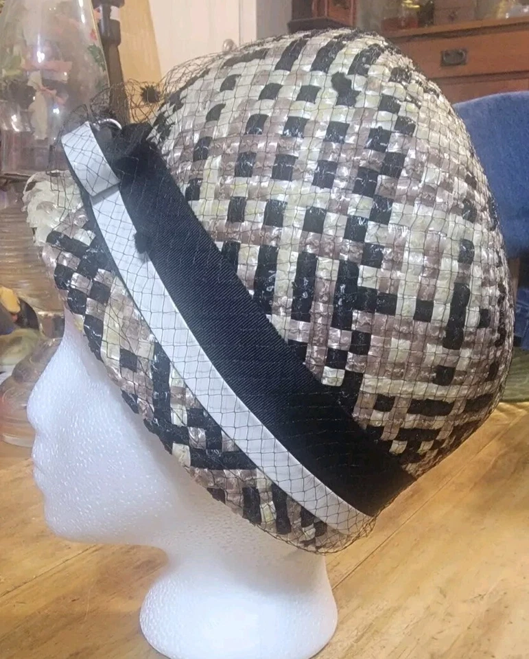 Hermoso sombrero de iglesia de paja vintage de los años 50 para damas de Mr Richard Foto 4 de 4