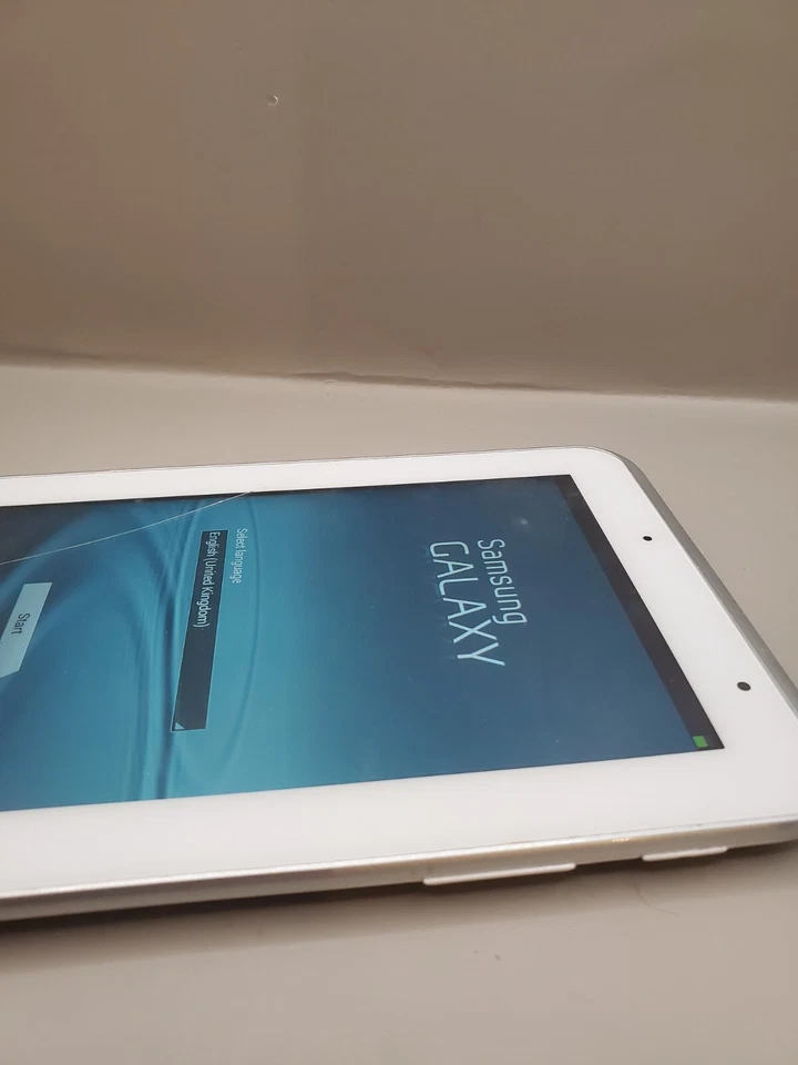 Samsung Galaxy Tab 2  7.0 GT-P3110 8GB Wi-Fi White CRACKED SCREEN  - Image 4 of 4