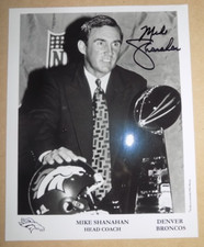 Mike Shanahan Denver Broncos Head Coach With Super Bowl Trophy Autographed Photo