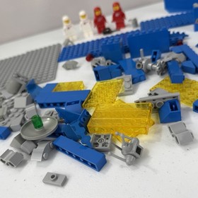 Vintage LEGO 493 Space Command Center 1978 Classic Space Parts Lot 4 Minifigs
