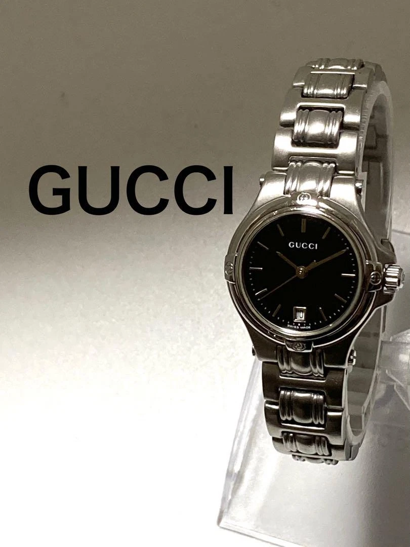 Montre femme GUCCI Simple à piles neuve en bon état