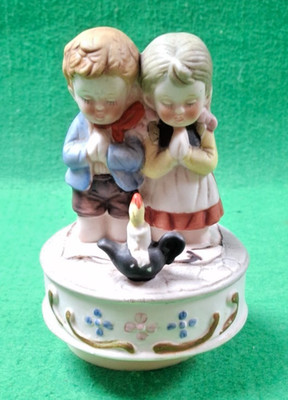 Vintage Retro Kitsch Junge & Mädchen rotierendes musikalisches Ornament - Brahms Wiegenlied #497