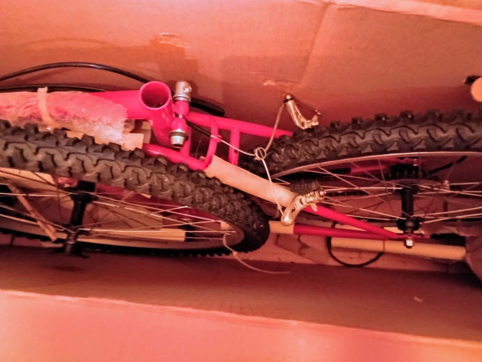 BICICLETA DE MONTAÑA PLEGABLE MARLBORO/FUJI, CUADRO DE 20", RUEDAS DE 26", 15 VELOCIDADES SHIMANO, COMO NUEVA/NUEVA Foto 4 de 4