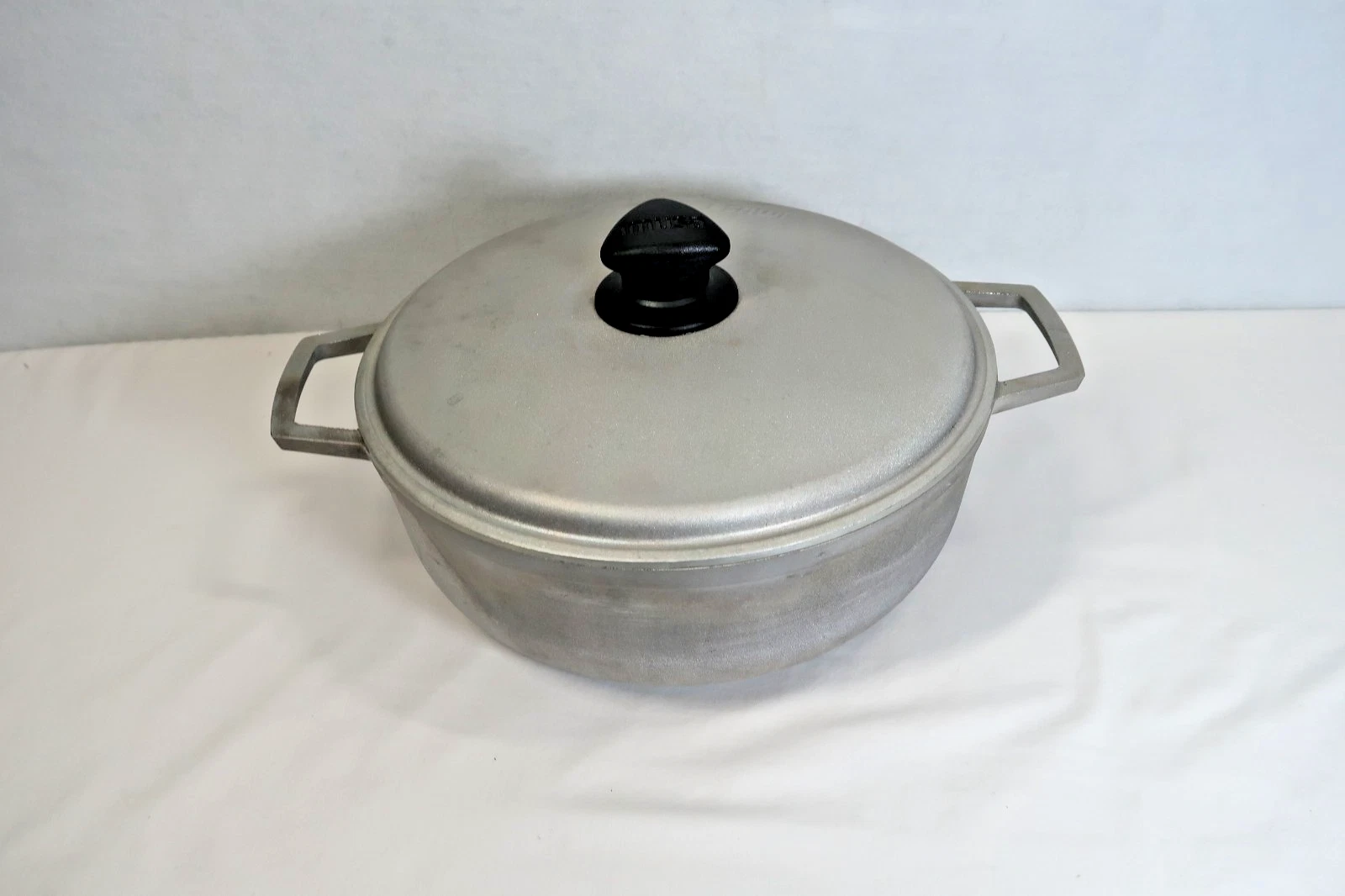Vintage IMUSA 11” X4" Aluminum Pot With Lid Caldero Made in Colombia Stew