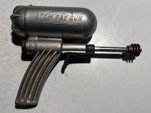 Vintage Hiller "Atom Ray Gun" Toy Water Pistol - late 1940's Good Condition